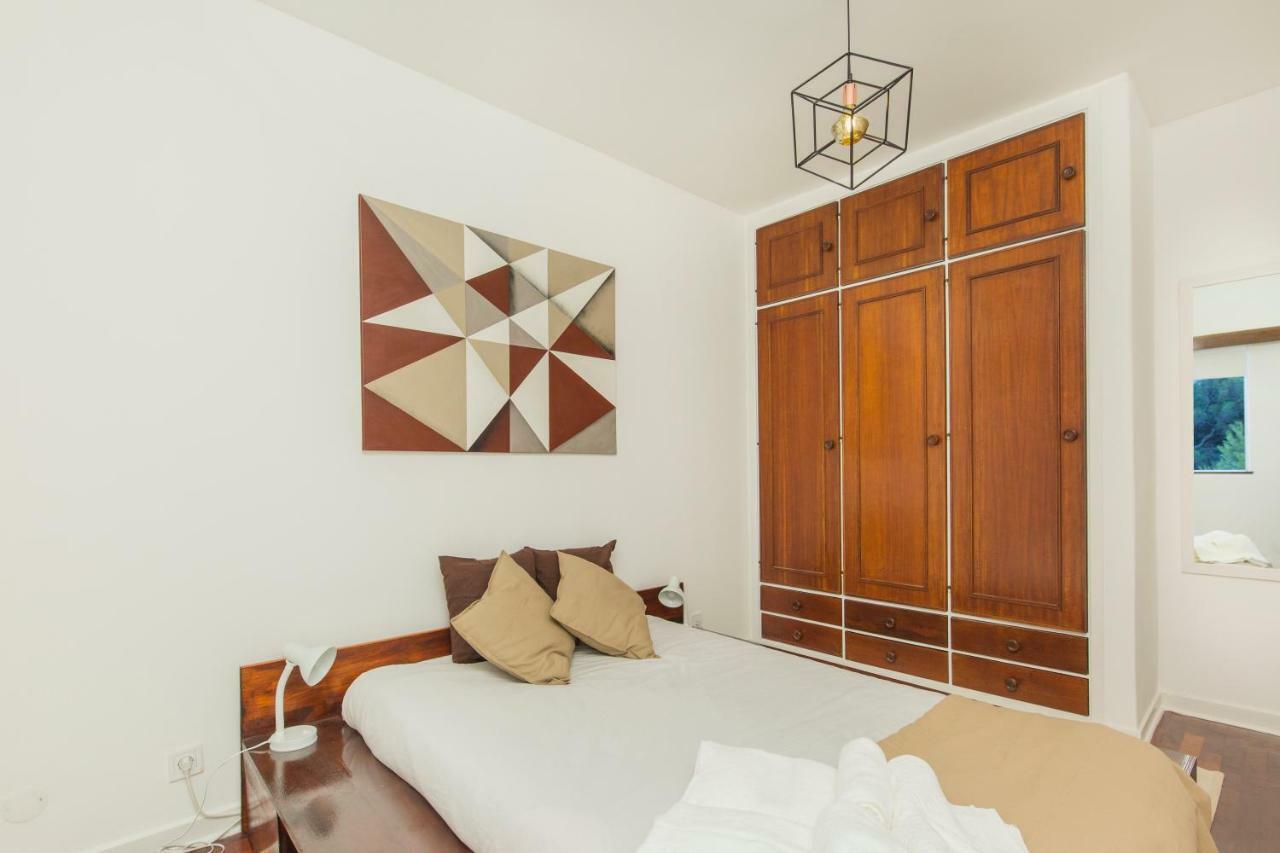 Carcavelos Beach Apartment Кашкайш Екстериор снимка